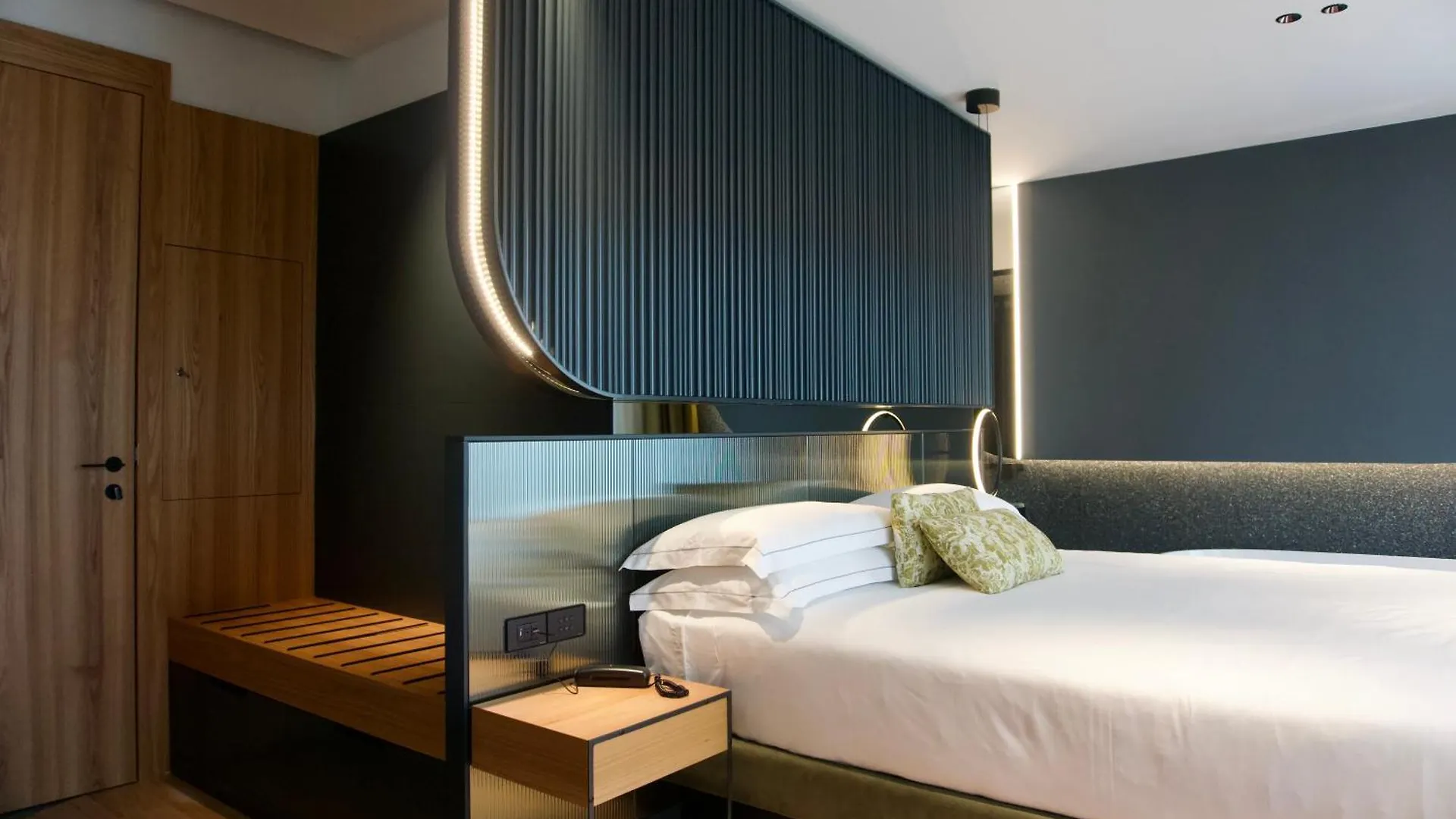Hotel Ristorante Al Caminetto Worldhotels Crafted Adults Only Torri Del Benaco