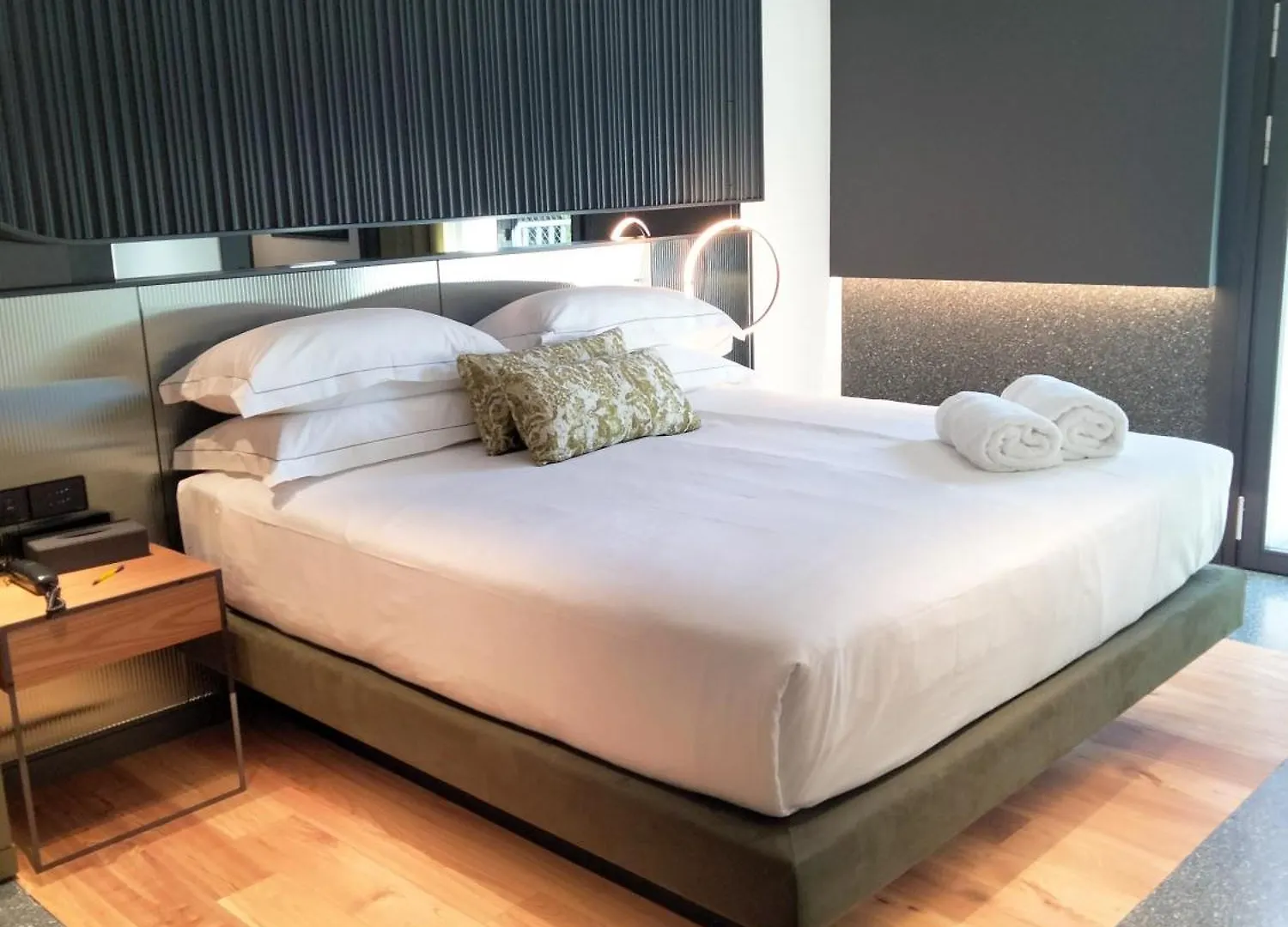 Hotel Ristorante Al Caminetto Worldhotels Crafted Adults Only Torri Del Benaco