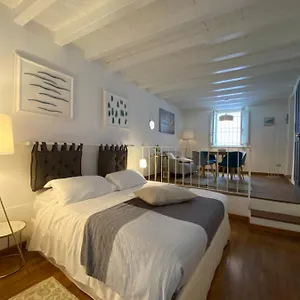 Apartment La Casetta Del Porto Italien