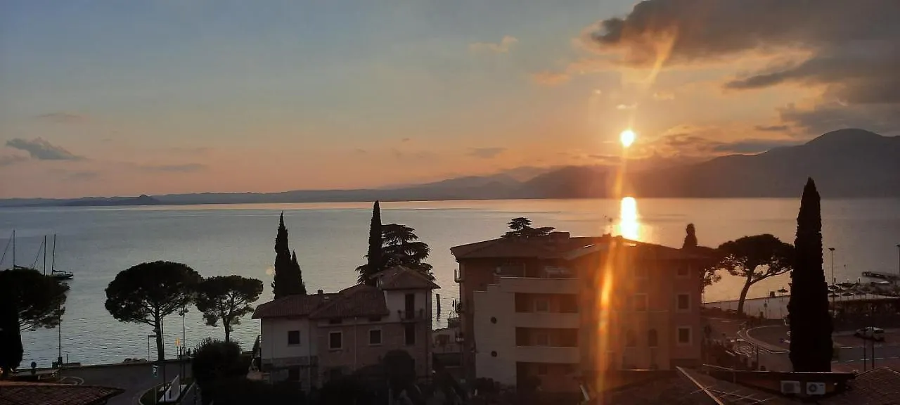 Hotel Ristorante Al Caminetto Worldhotels Crafted Adults Only Torri Del Benaco