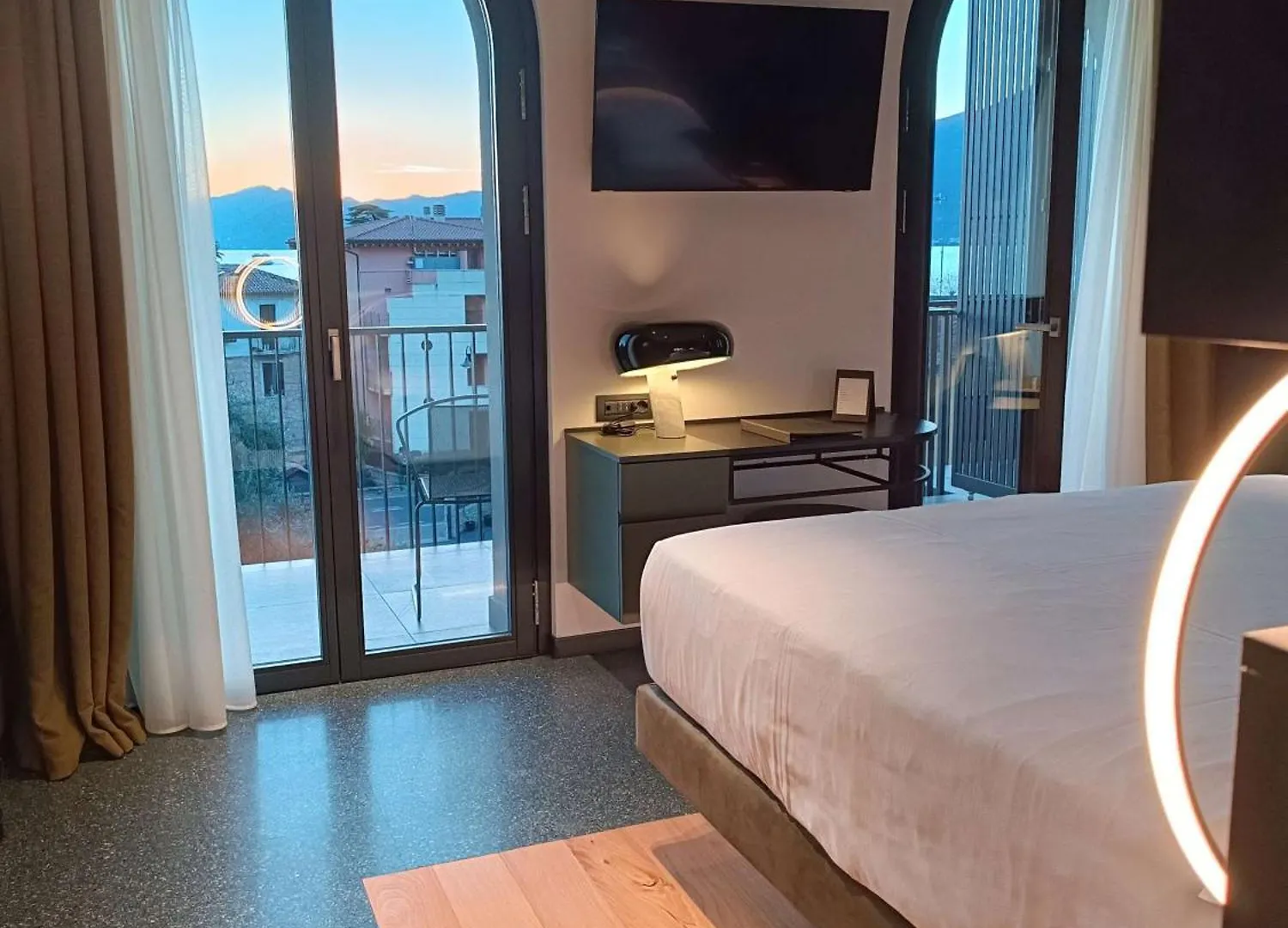 Hotel Ristorante Al Caminetto Worldhotels Crafted Adults Only Torri Del Benaco