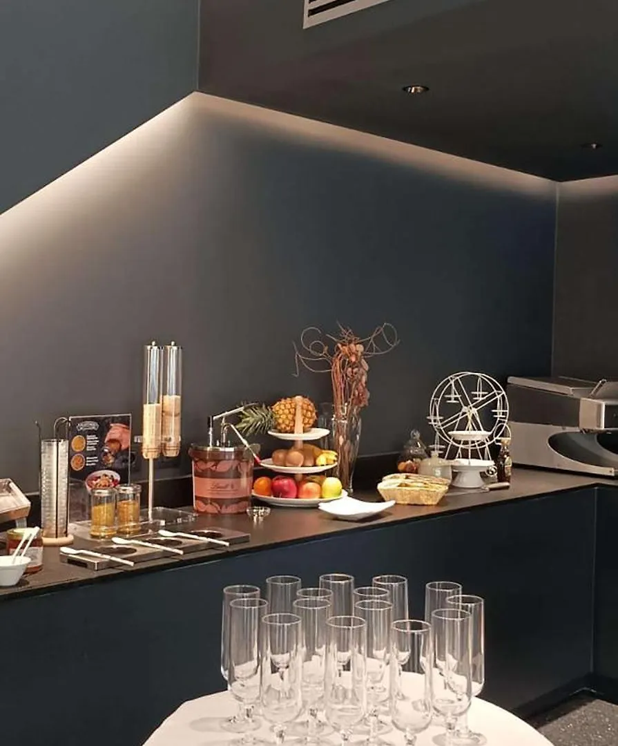 Hotel Ristorante Al Caminetto Worldhotels Crafted Adults Only Torri Del Benaco
