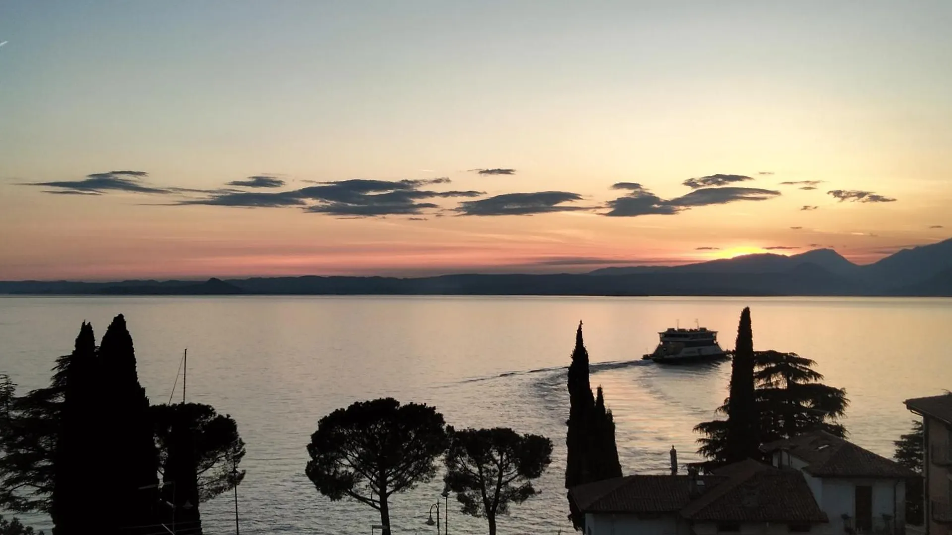 Hotel Ristorante Al Caminetto Worldhotels Crafted Adults Only Torri Del Benaco